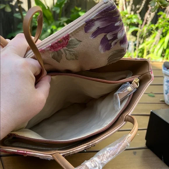 Floral Embroidered Tote Bag - Pink and Brown - Picture 9 of 9